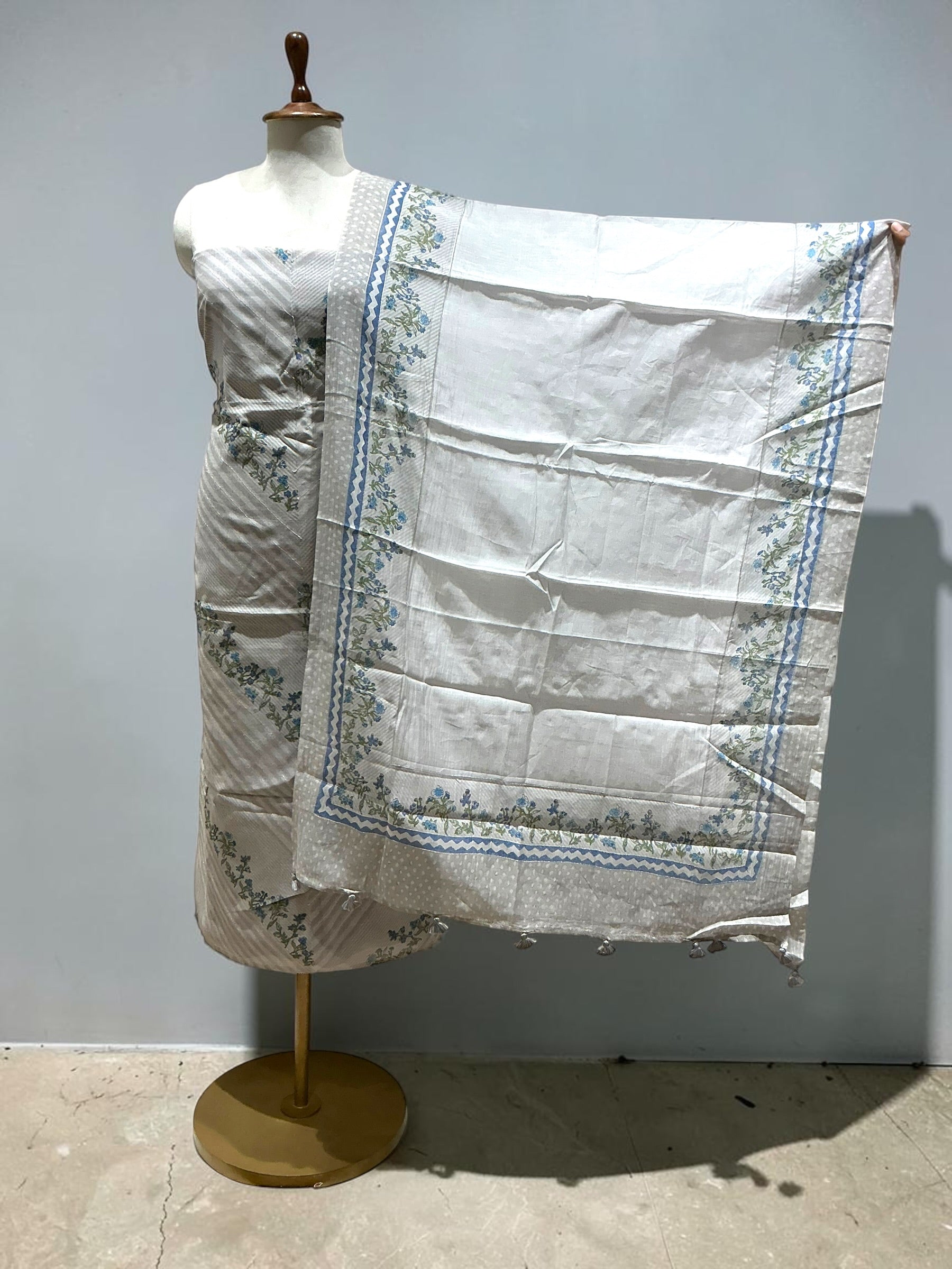 Un-Stich Suit - CREAM