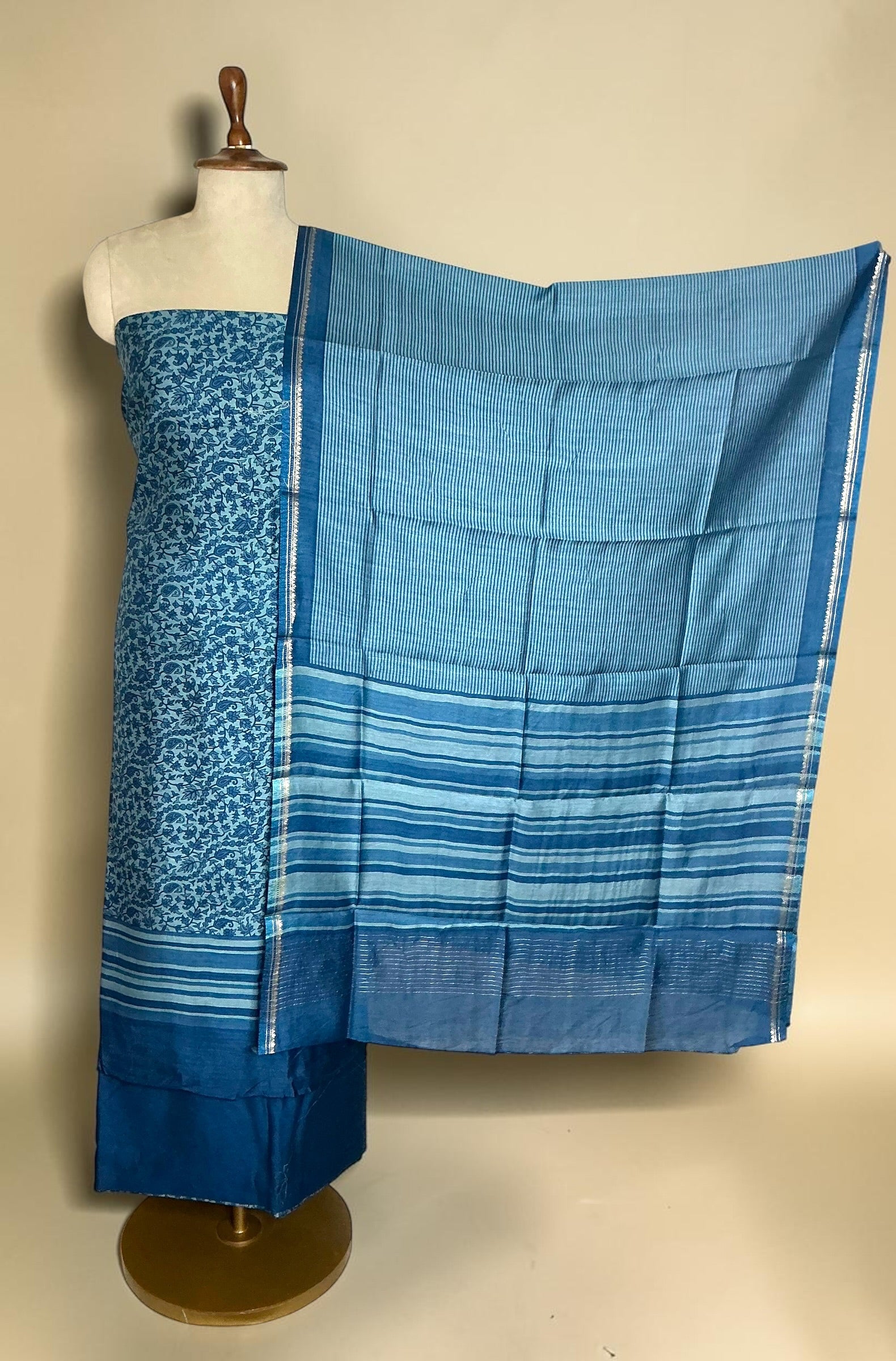 S151548T4-Indigo blue-1-NA-Hub