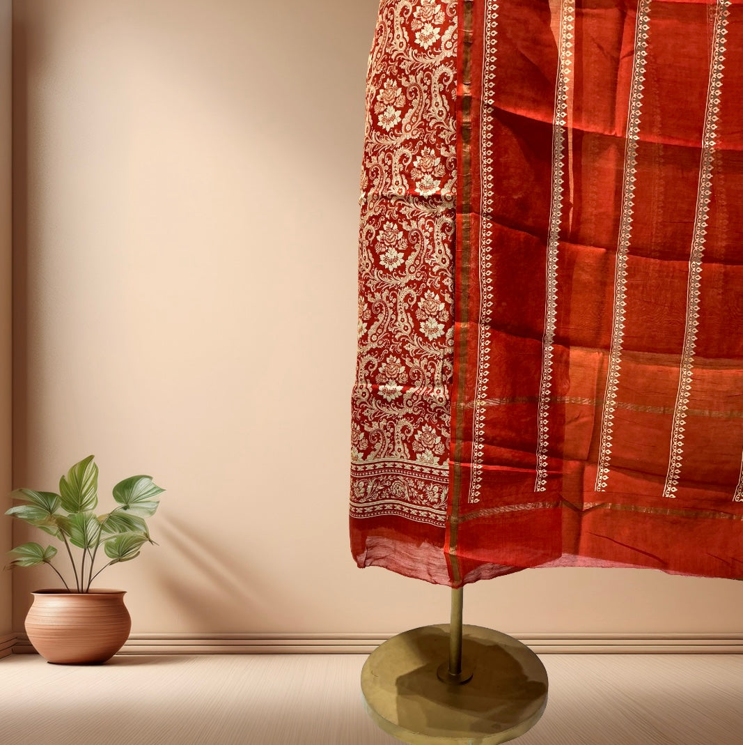 MAHESHWARI SILK SUIT  WITH PAISLEY PRINT