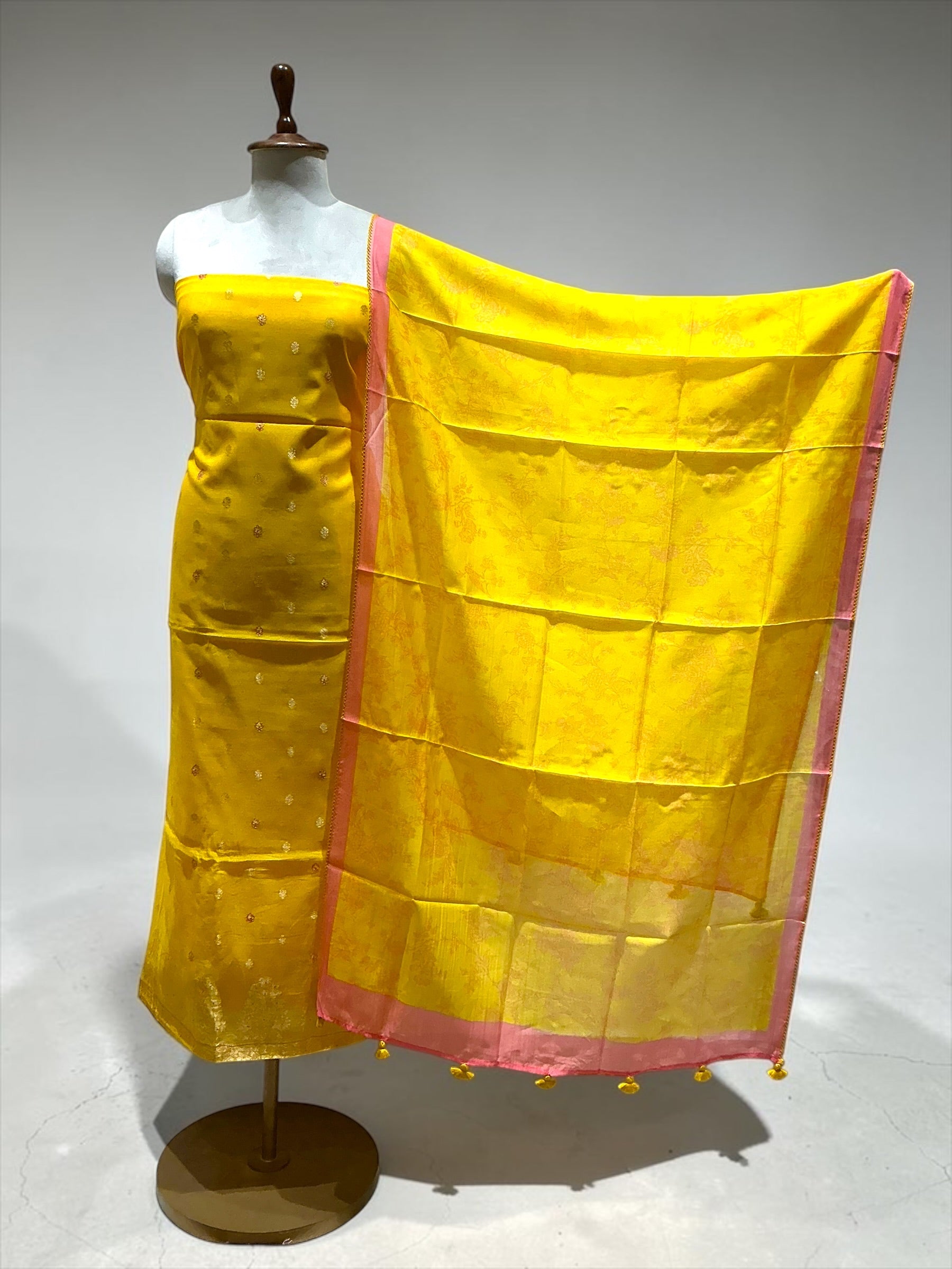 Un-Stich Suit - Yellow1