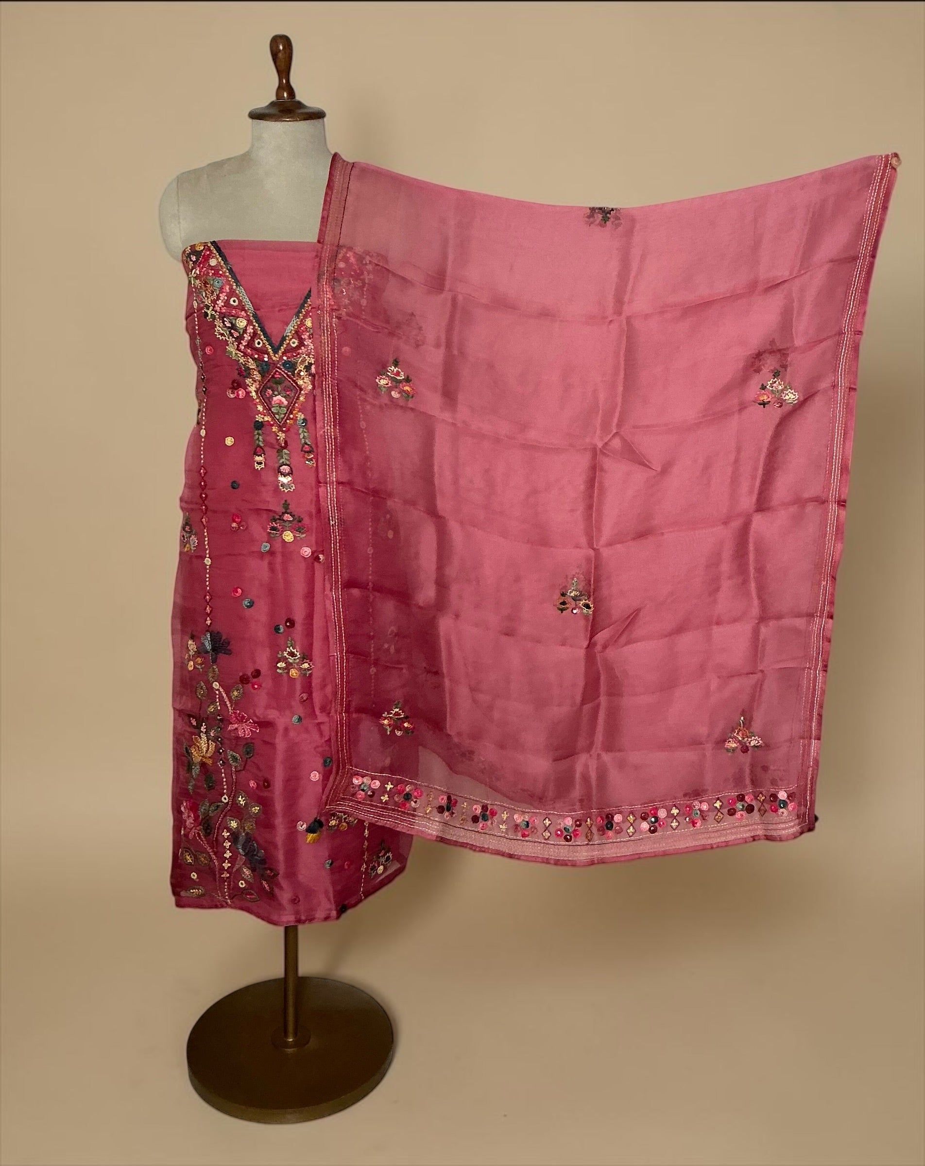 Un-Stich Suit - Gajari