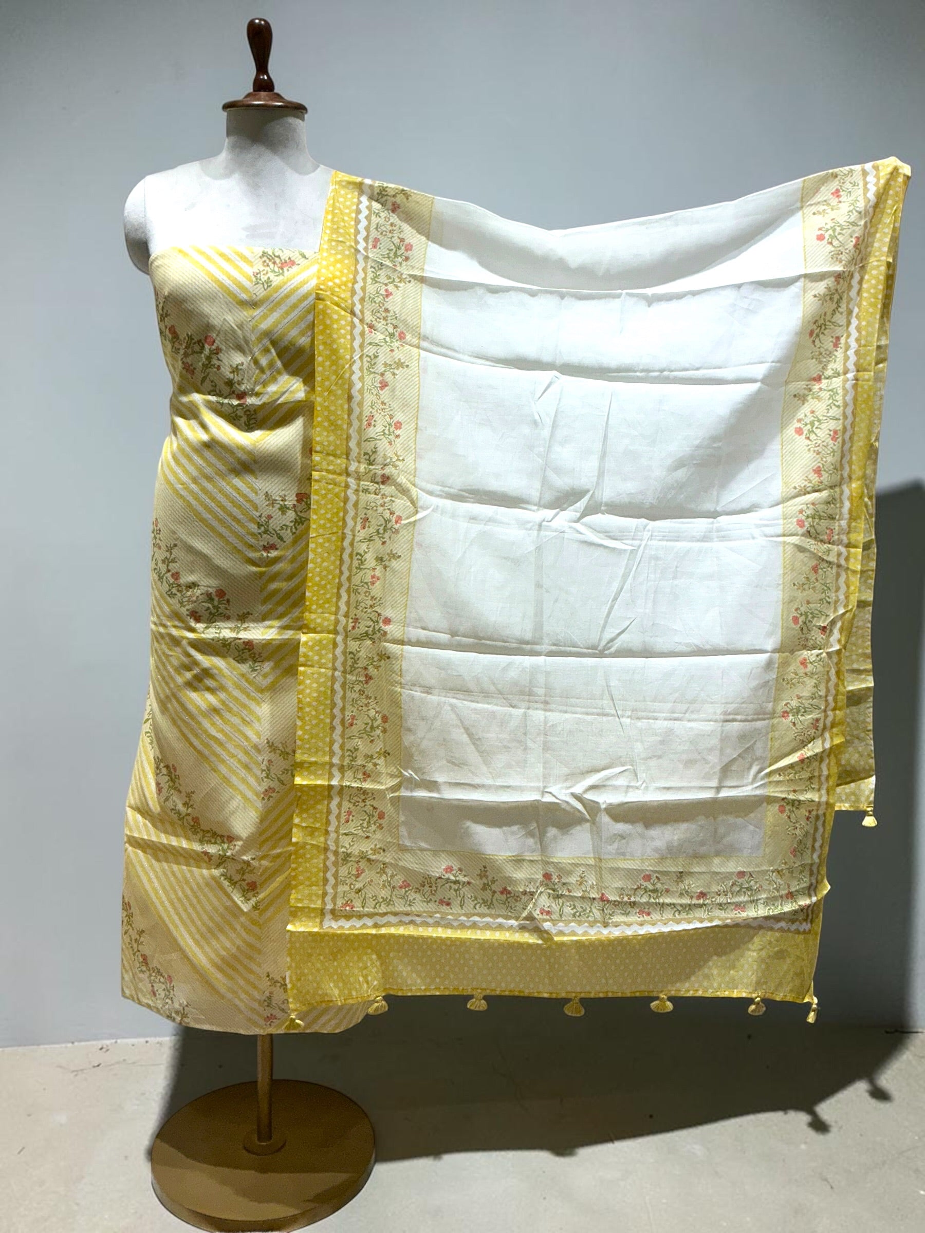 Un-Stich Suit - Yellow1