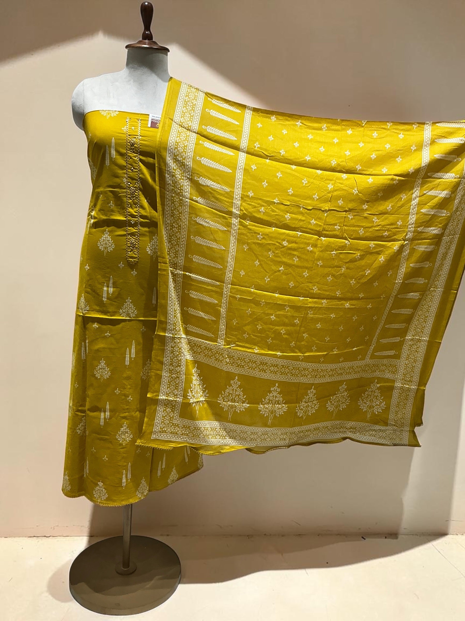 Unstitch Suit - Yellow1