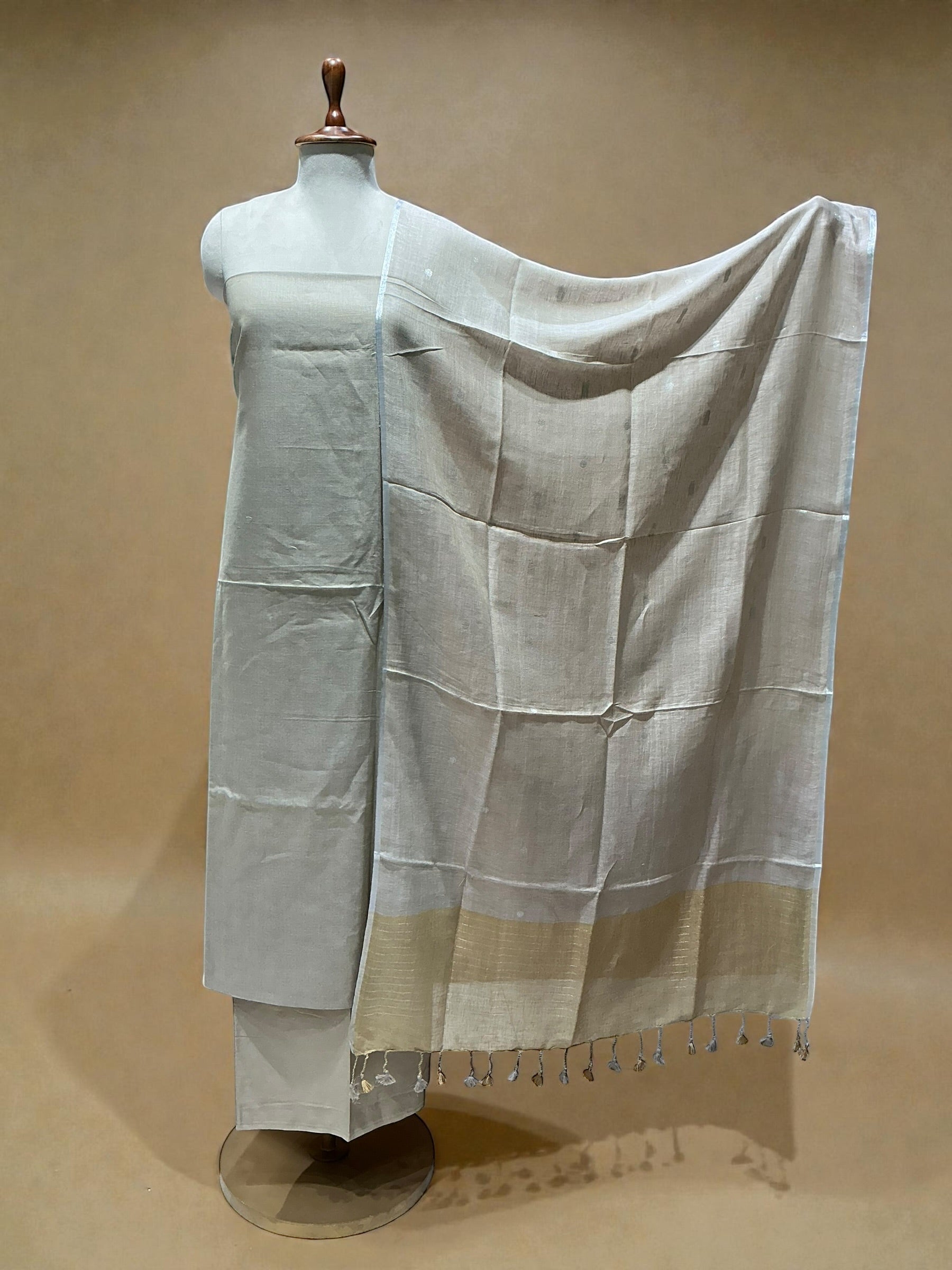 PLAIN LINEN SUIT WITH HANDLOOM DUPATTA