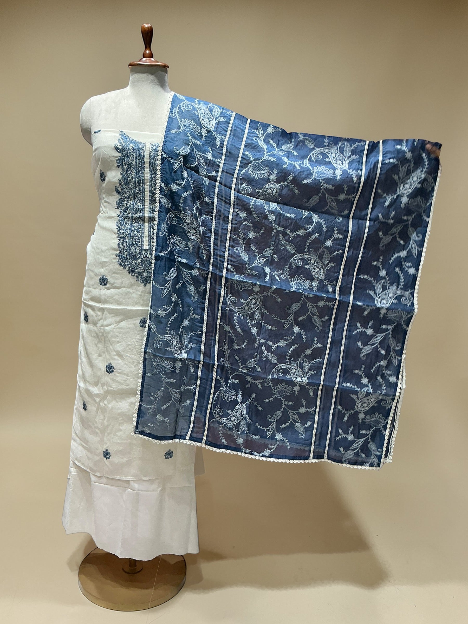 Mul chanderi suit with thread embroidery