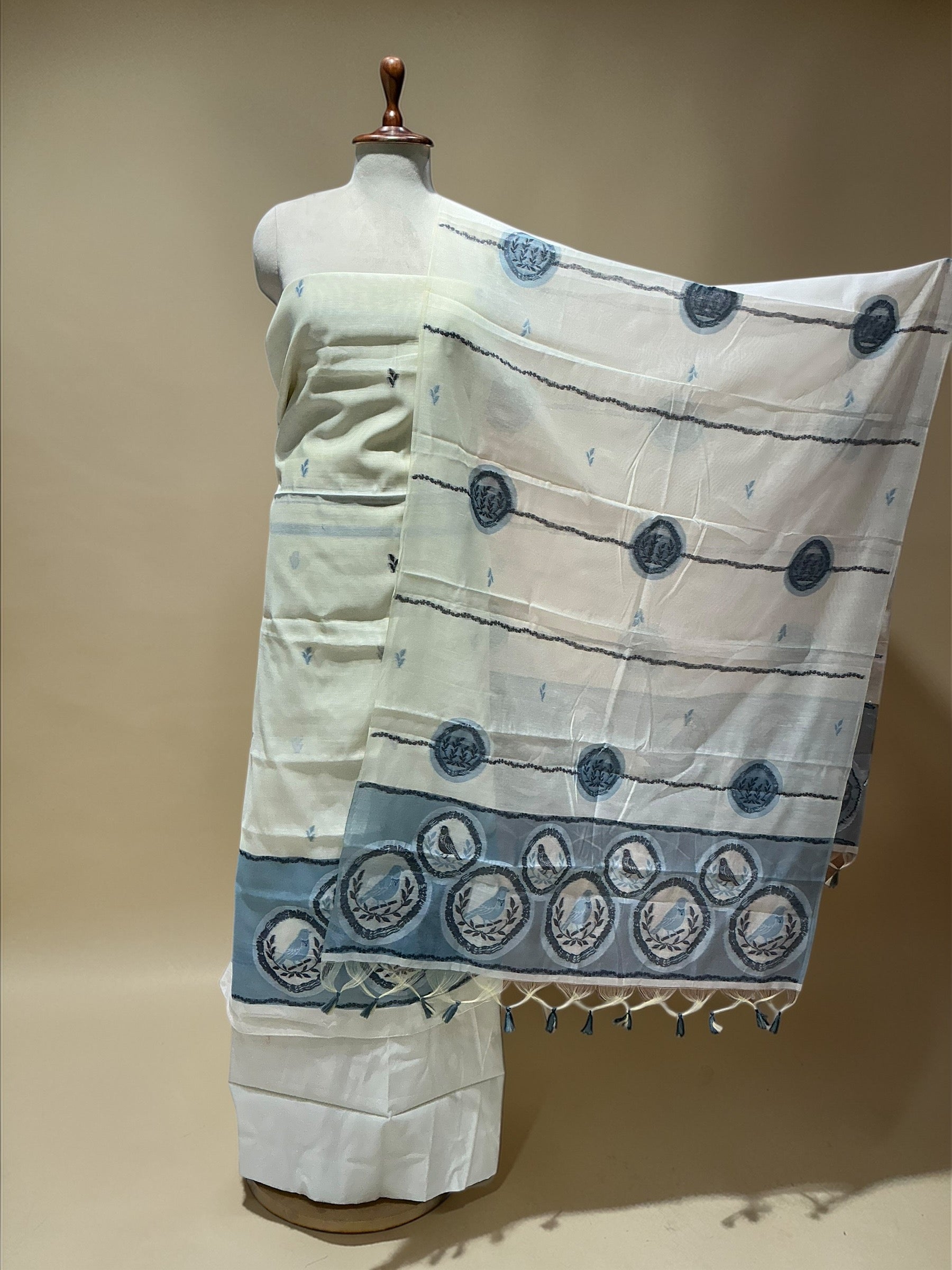 JAMDANI SUIT WITH BIRDS BORDER