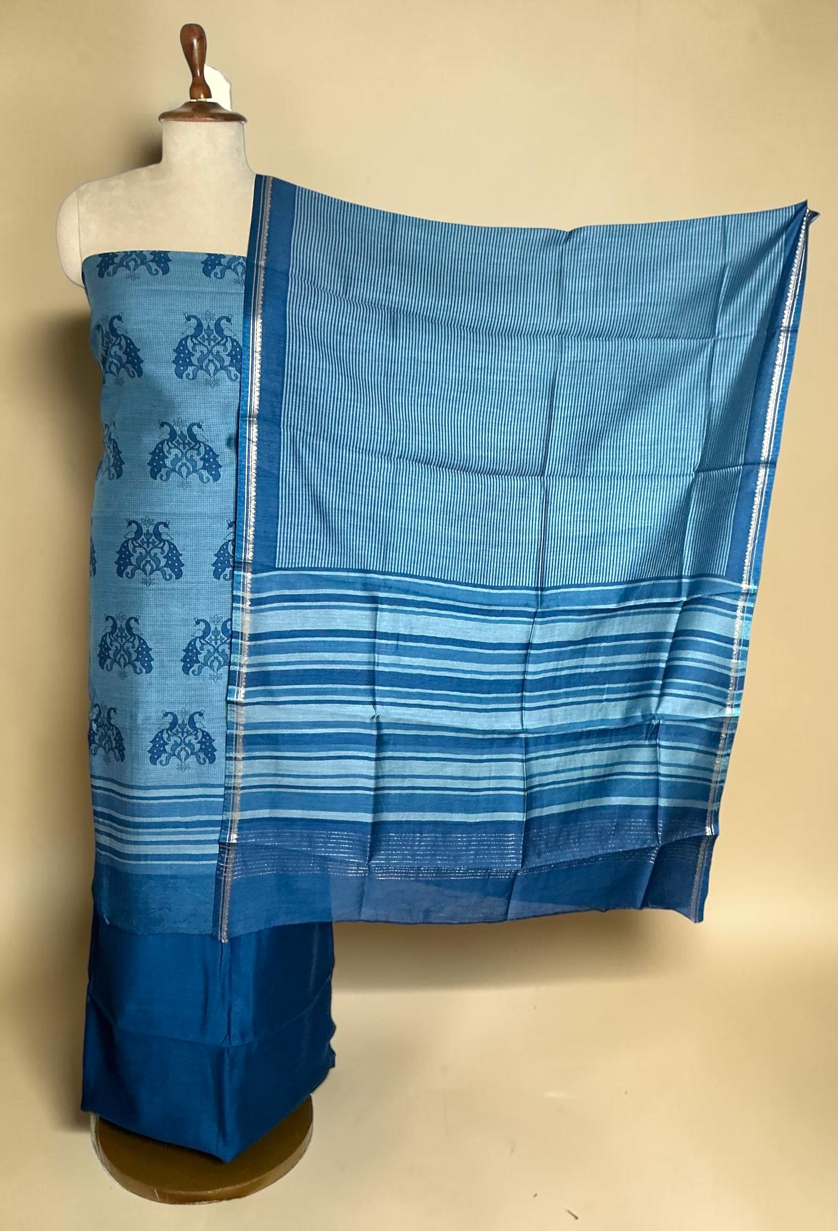 PURE TUSSER UNSTITCHED SUIT (PEACOCK MOTIFS)