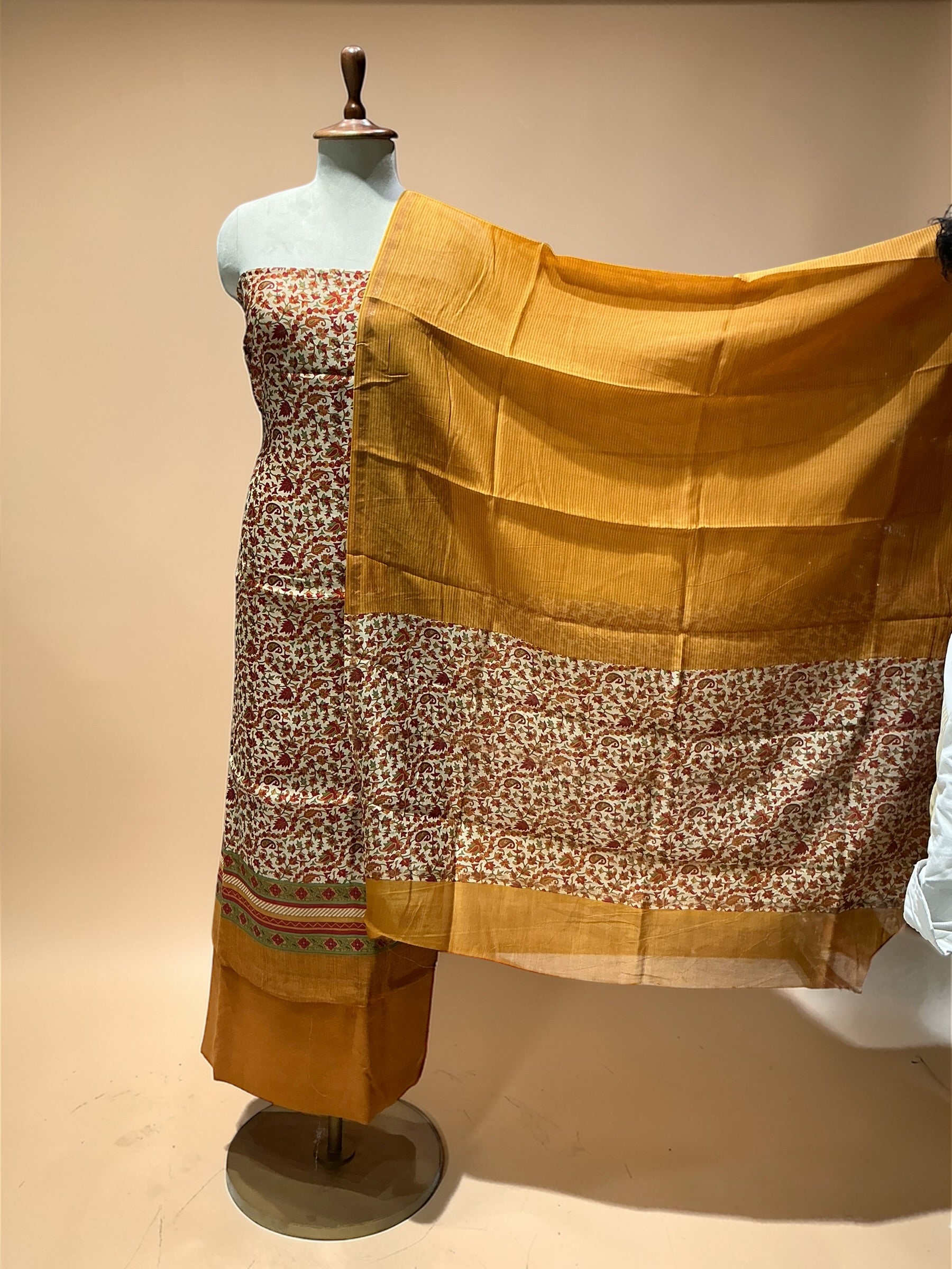 MAHESHWARI SILK SUIT IN KAANI PRINT