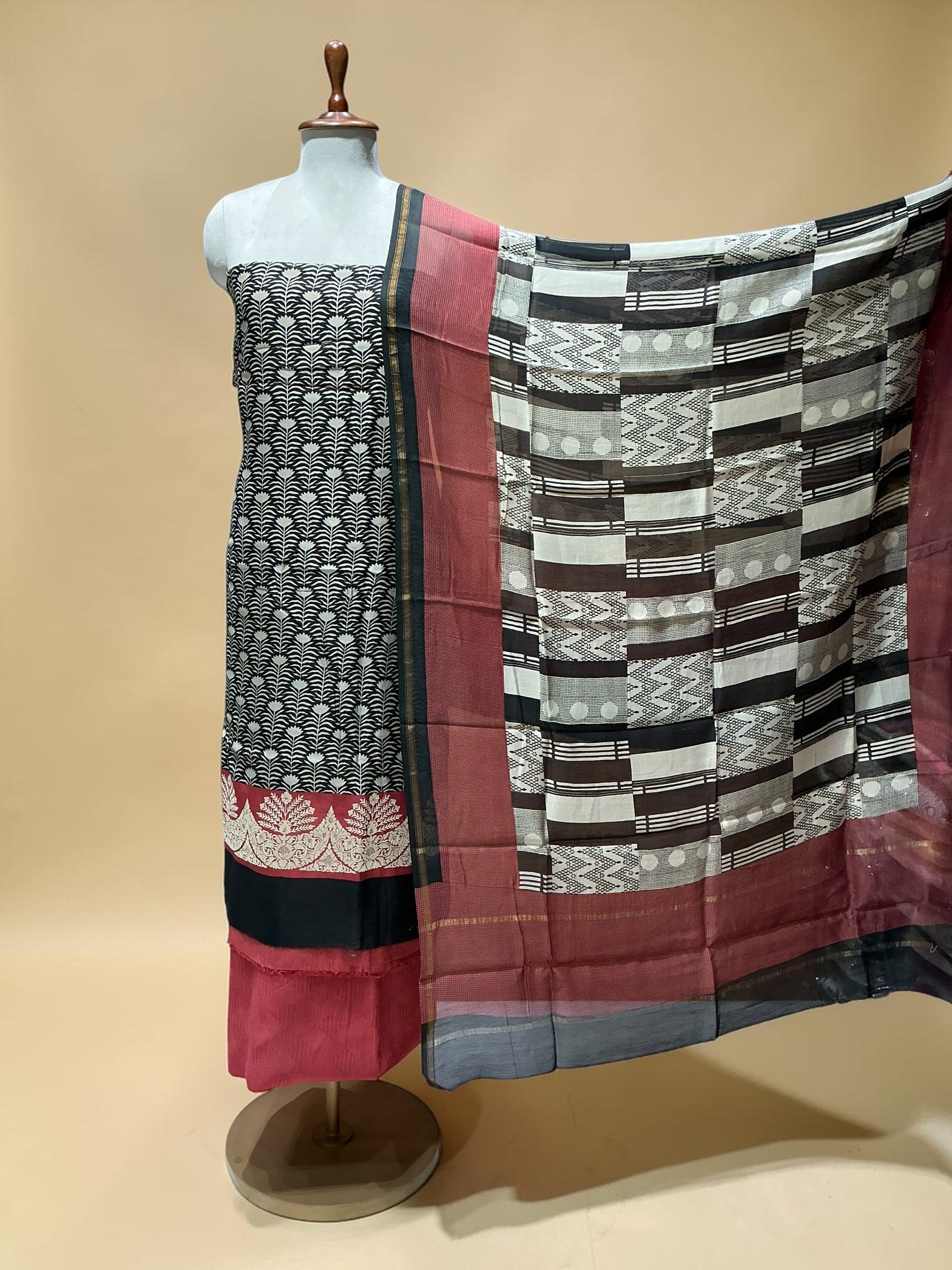 MAHESHWARI SILK SUIT WITH EMBROIDERED BORDER