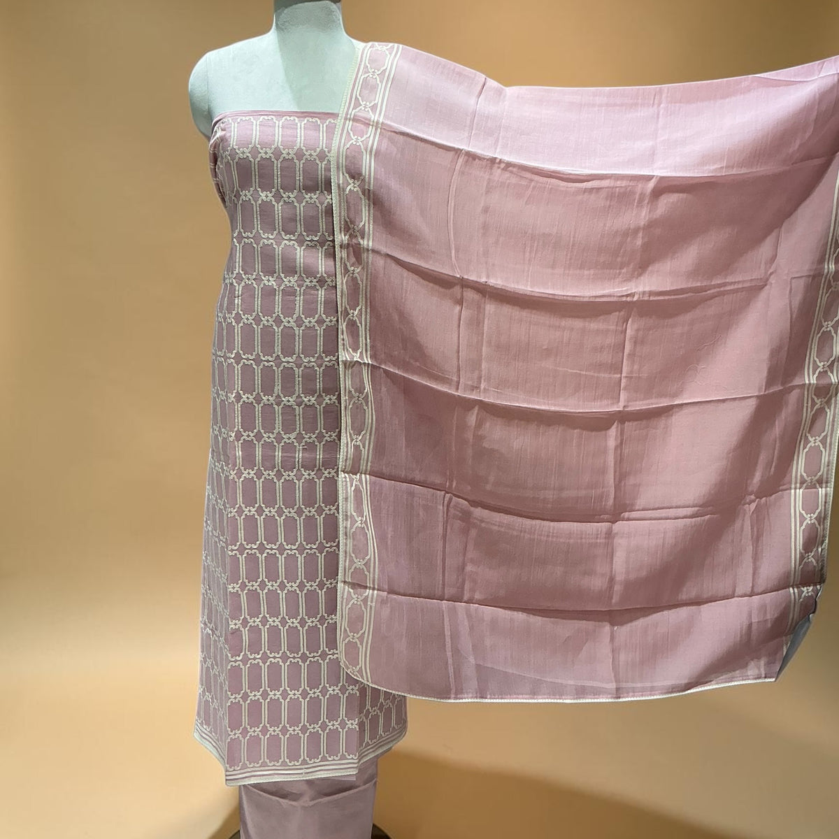 MAHEEN MUL MUL SUIT WITH EMBROIDERY – Shri jagdish store