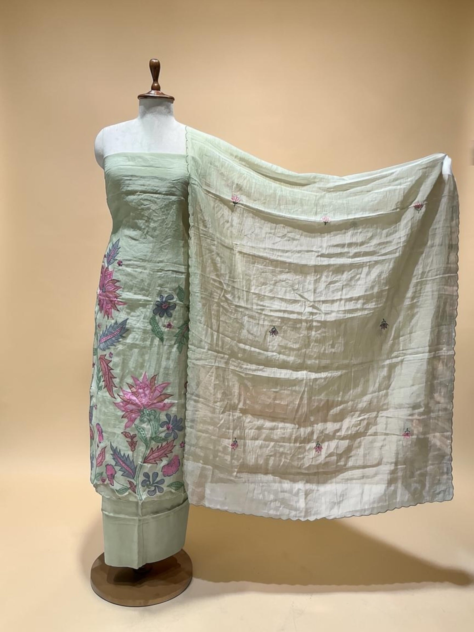 MUL CHANDERI SUIT WITH THREADWORK