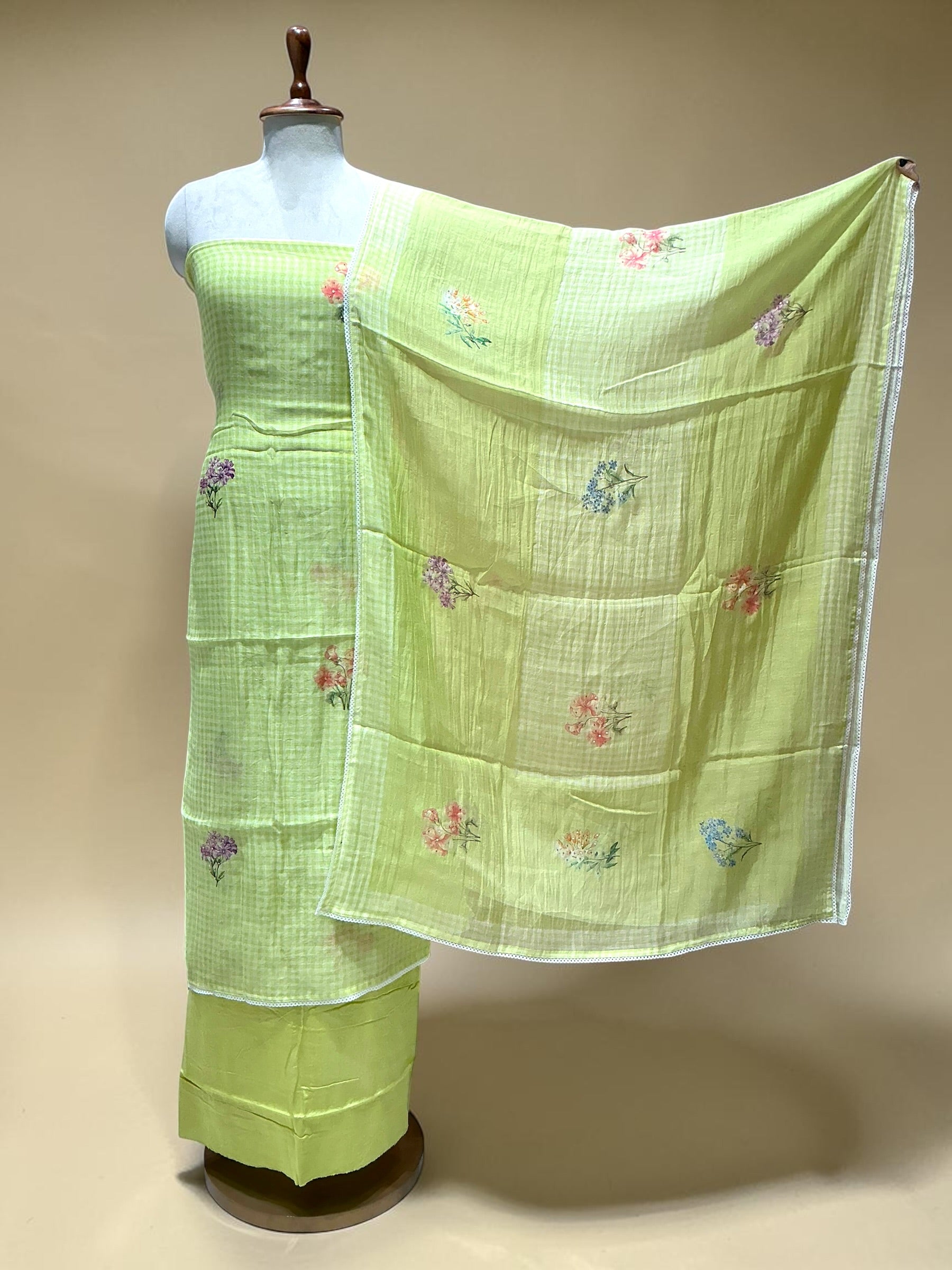MAHEEN MUL MUL SUIT IN CHEQUES