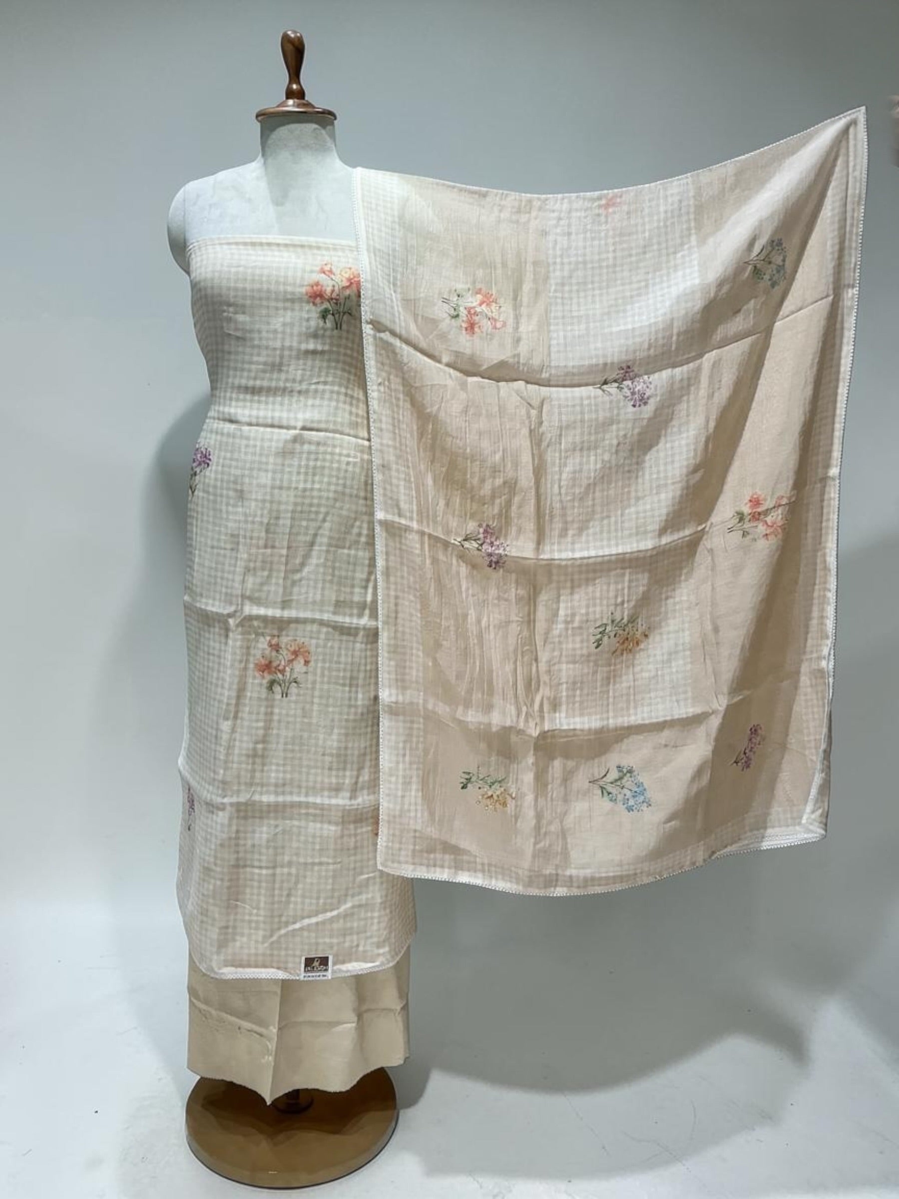 MAHEEN MUL MUL SUIT IN CHEQUES