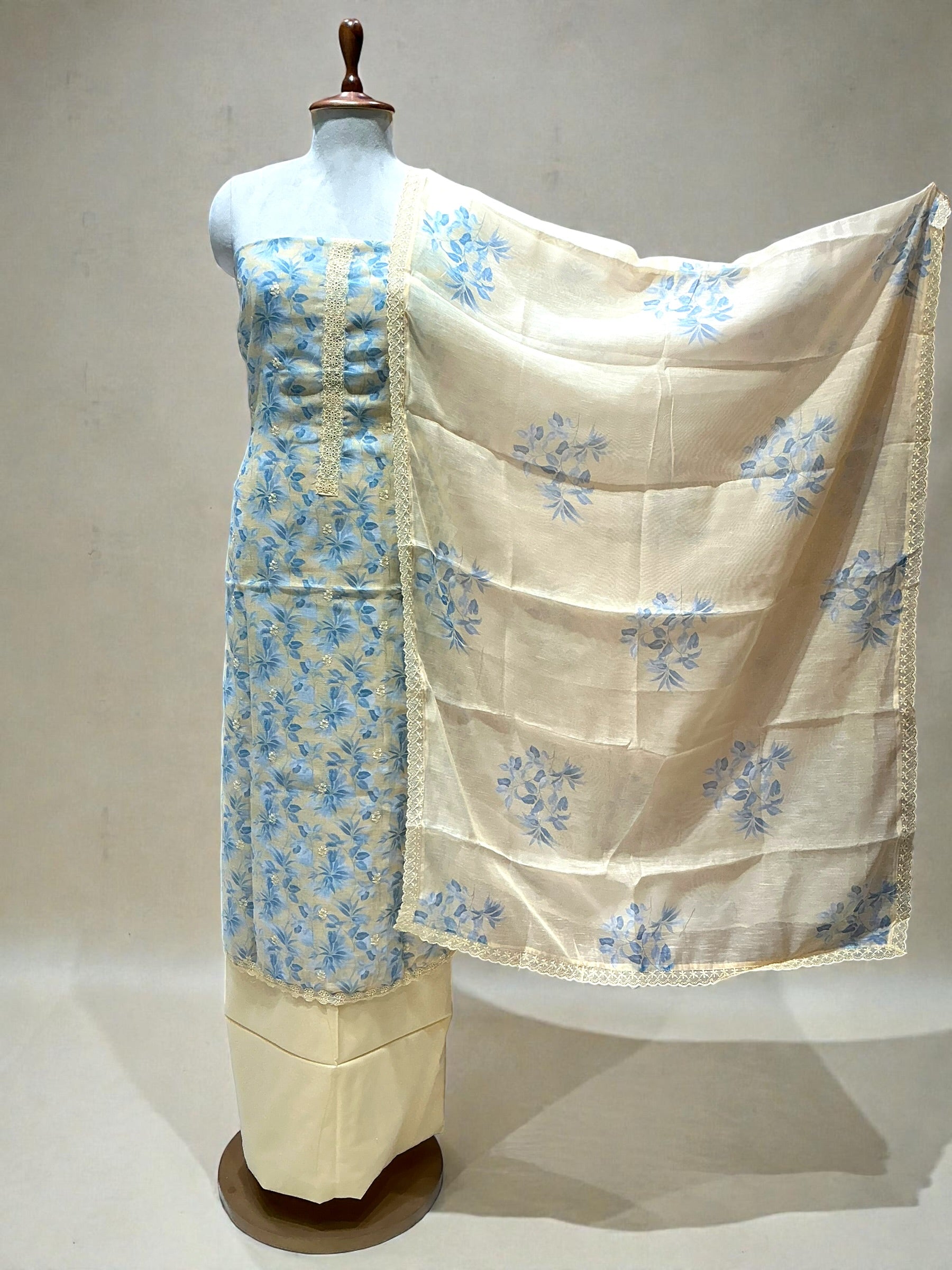 UNSTITCHED LINEN SUIT IN FLOWER PRINTING