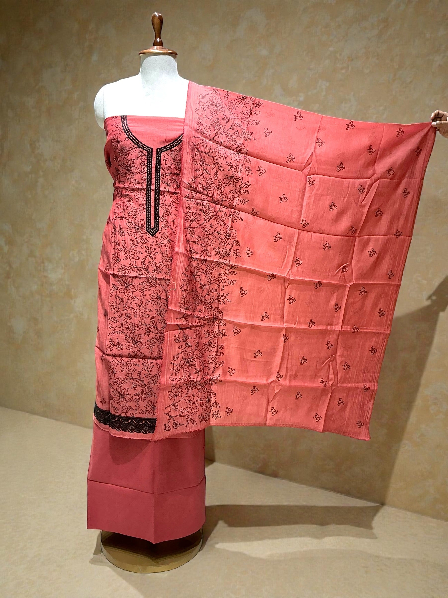 UN-STICH SUIT - Gajari