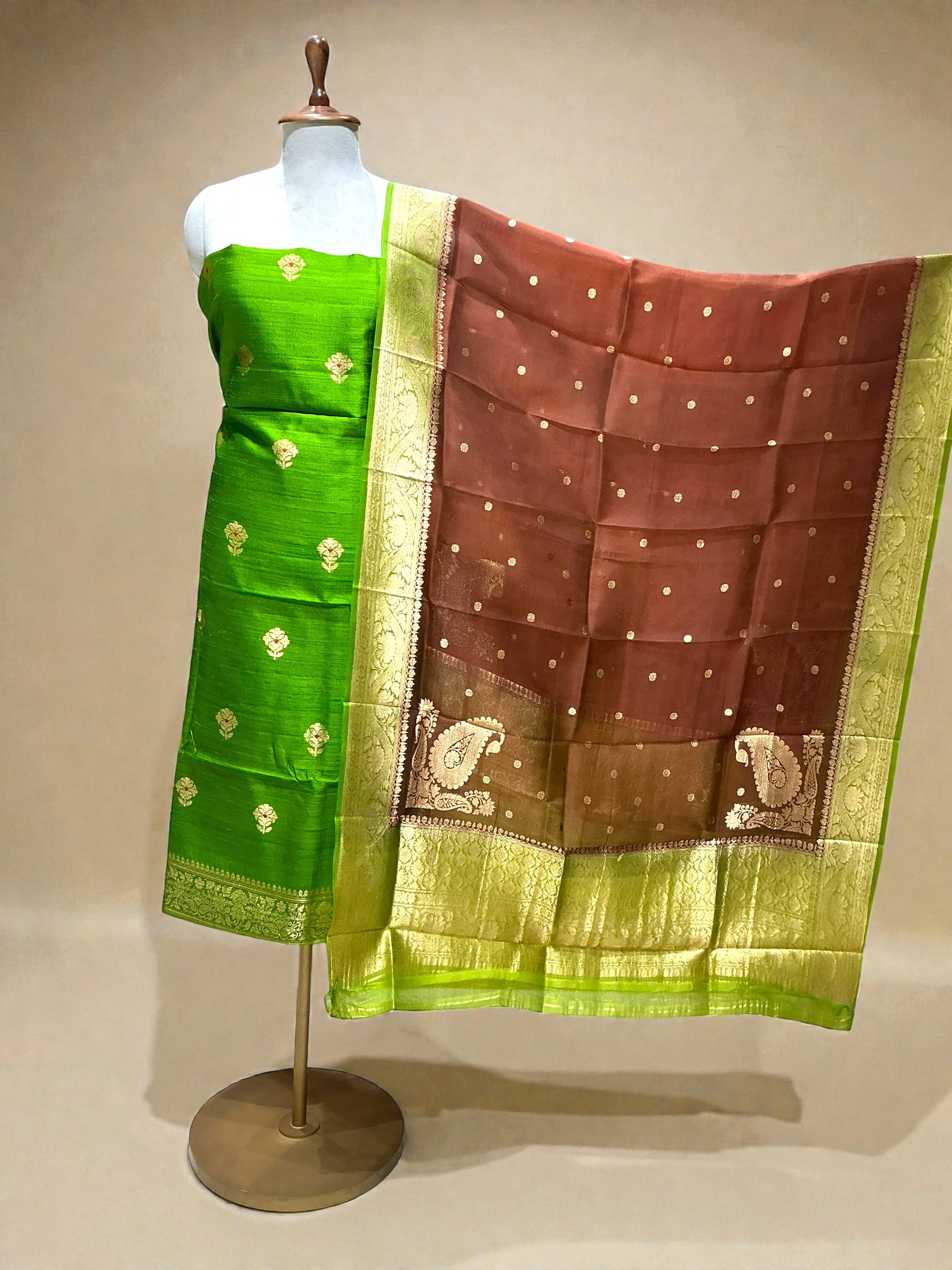 Un-Stich Suit - Mehendi1