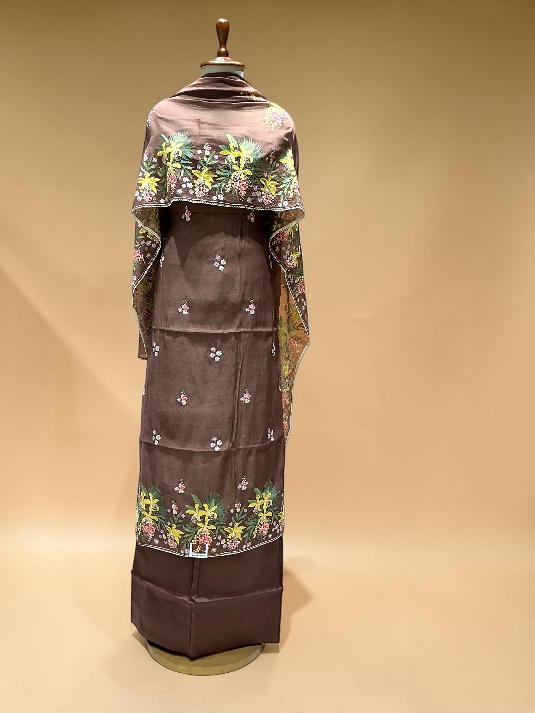 MAHEEN MUL-MUL SUIT WITH THREAD EMBROIDERY