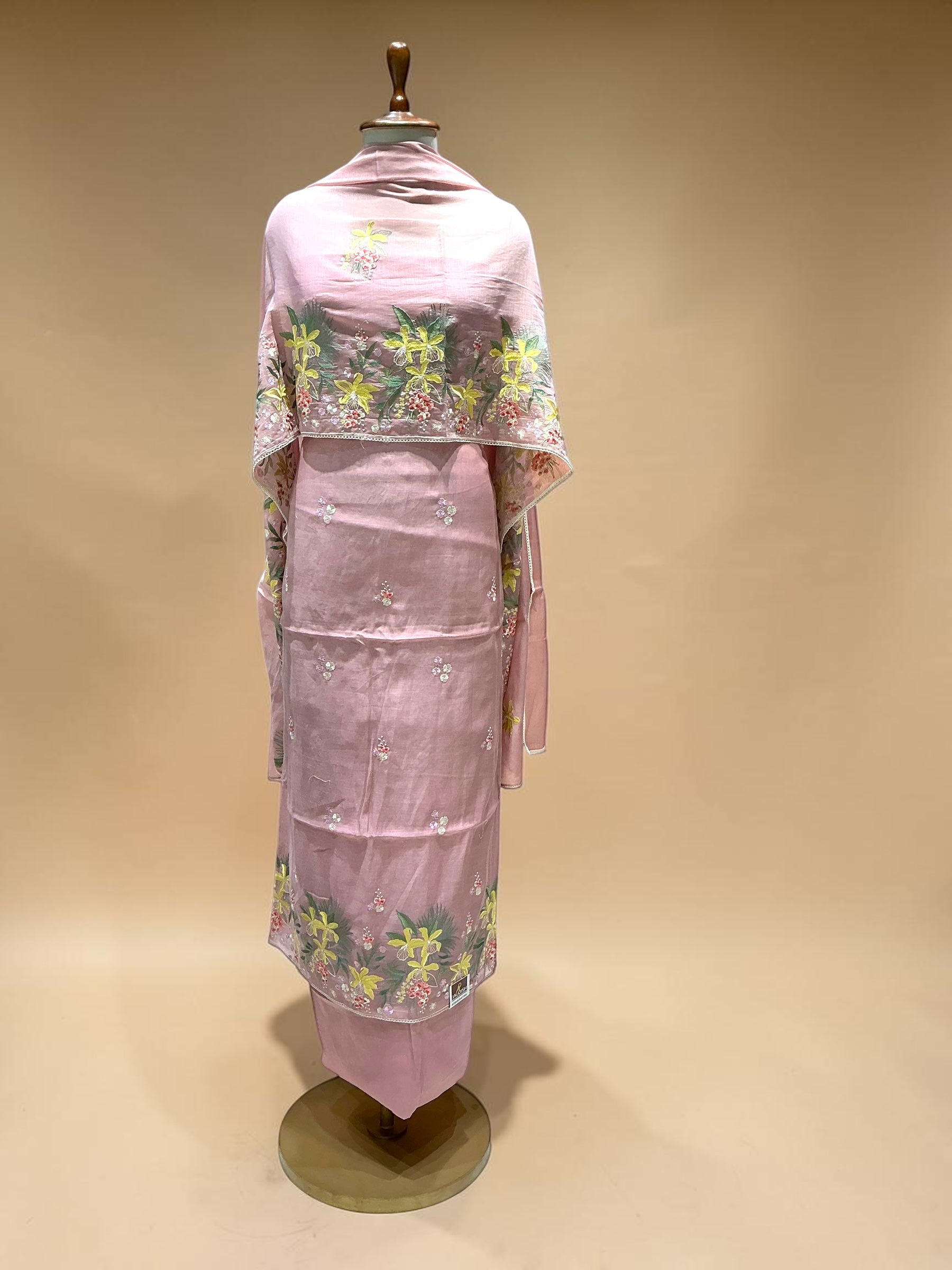 MAHEEN MUL-MUL SUIT WITH THREAD EMBROIDERY