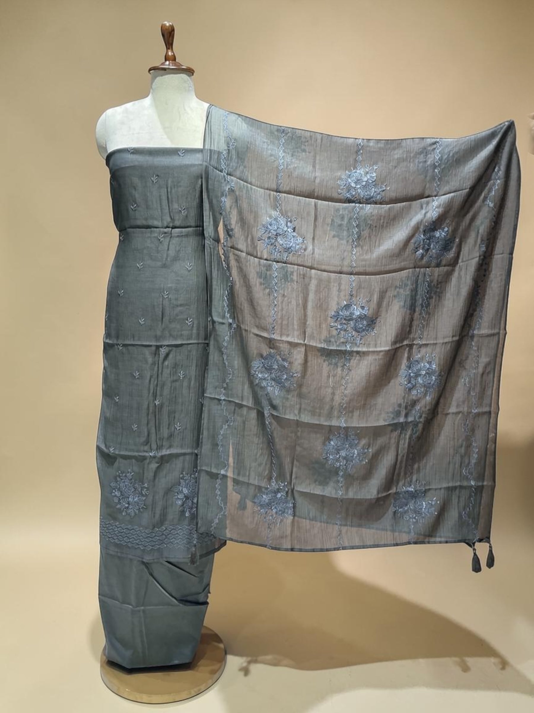 MUL CHANDERI EMBROIDERED SUIT