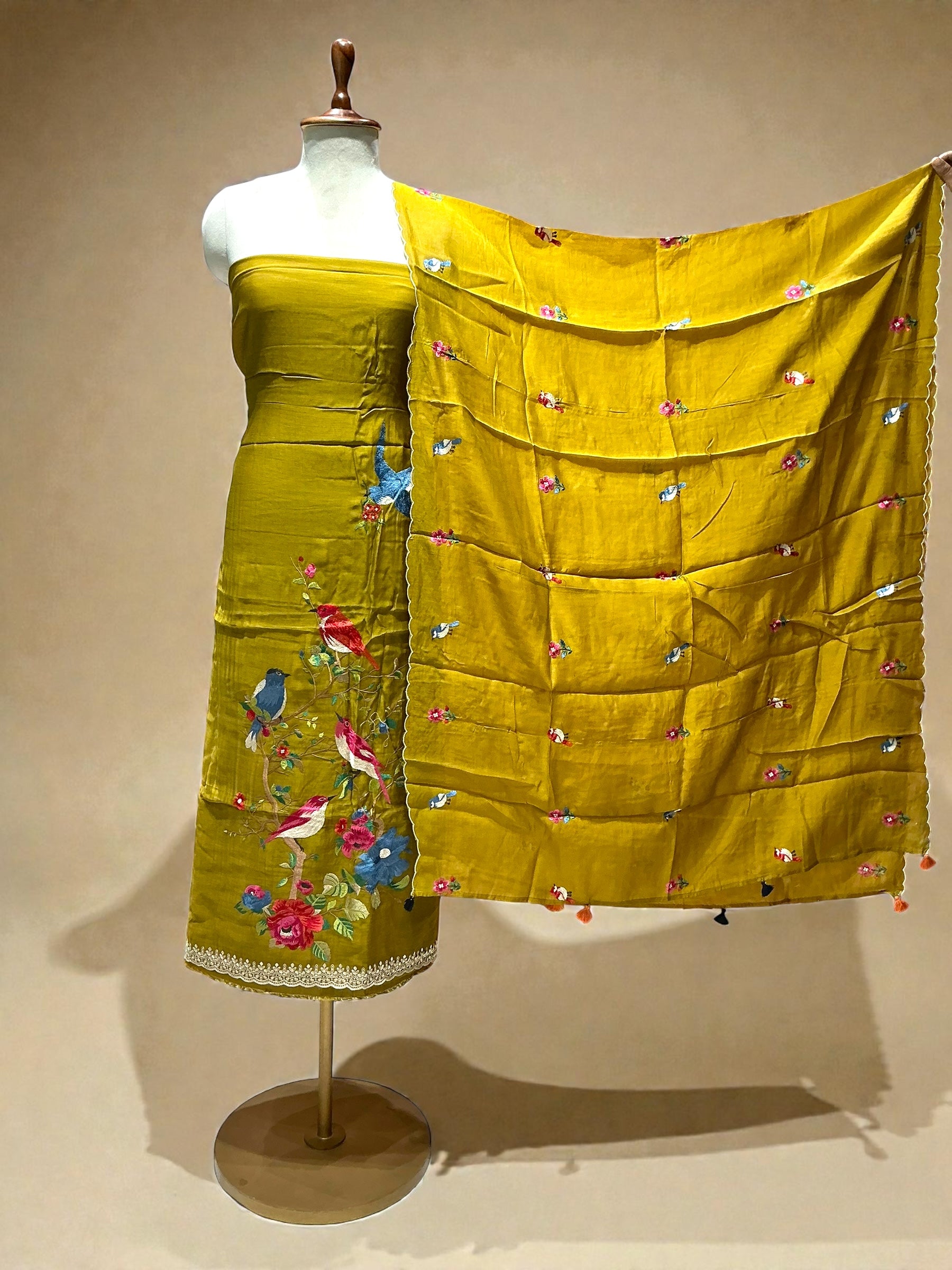 MAHEEN MUL MUL SUIT WITH BEAUTIFUL BIRD EMBROIDERY